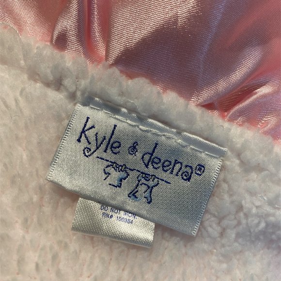 COPY - KYLE & DEENA Beautiful Pink/White Baby Blanket Satin Trimmed 30" - Picture 9 of 10